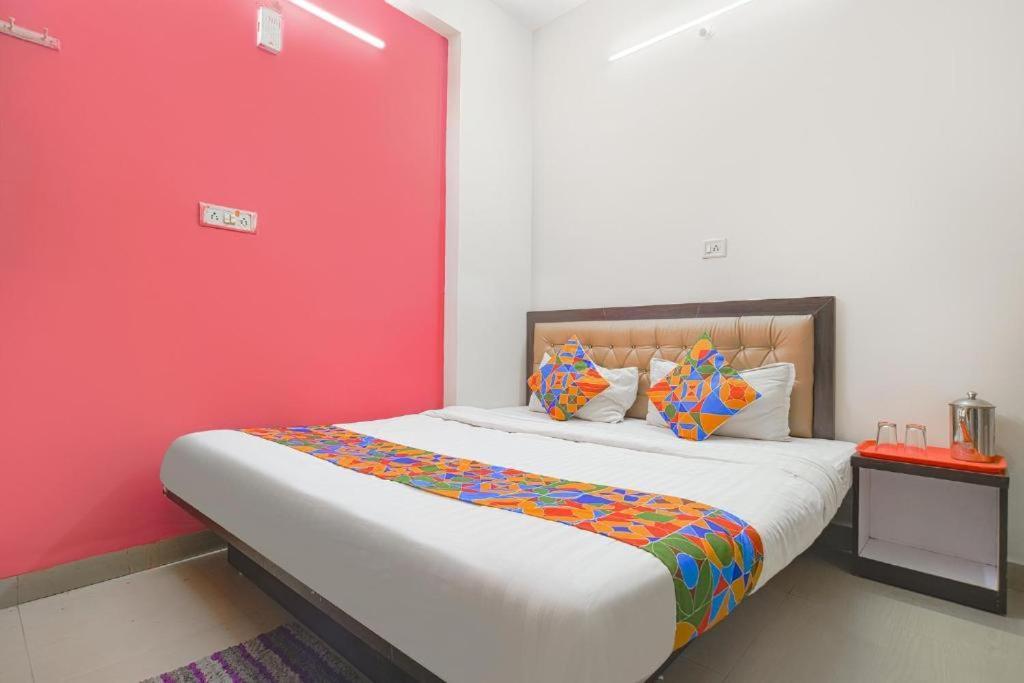 Hotel Royal Palace Indore Esterno foto