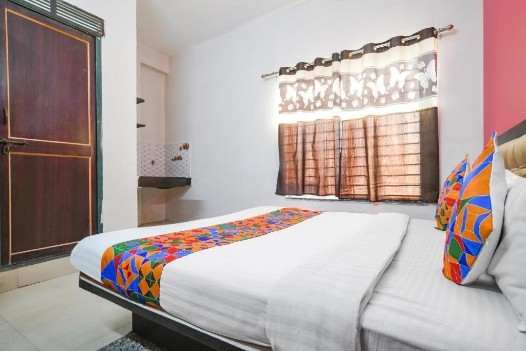 Hotel Royal Palace Indore Esterno foto