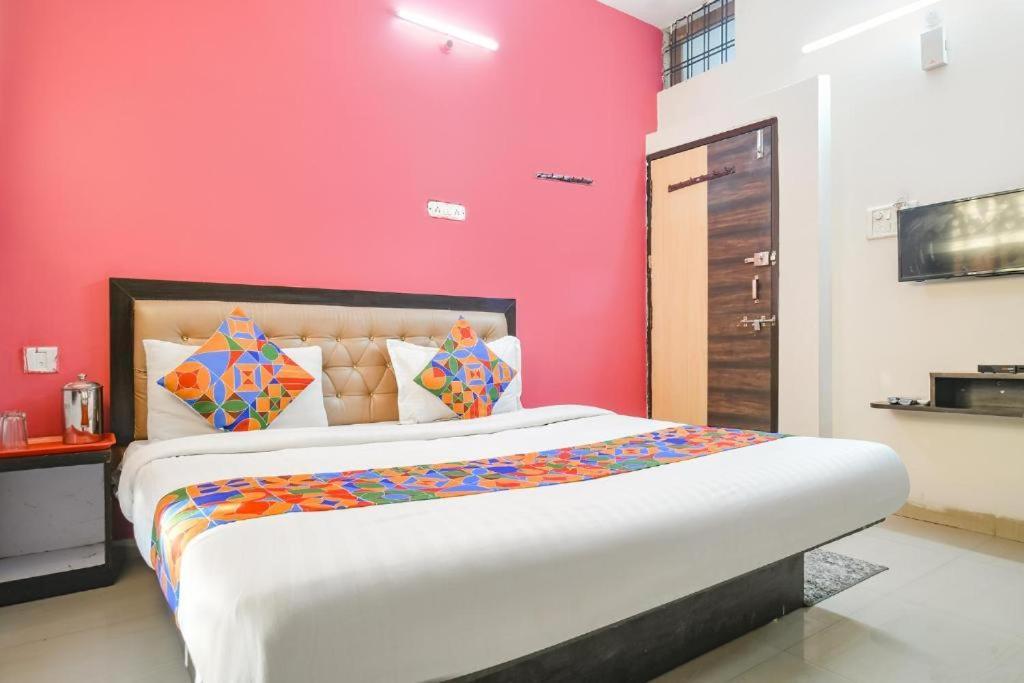 Hotel Royal Palace Indore Esterno foto